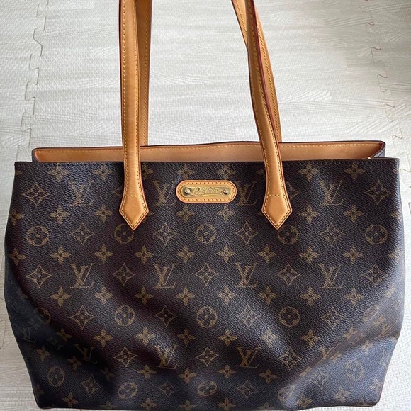 Louis Vuitton Wilshire MM Tote Bag - Picture 3 of 10